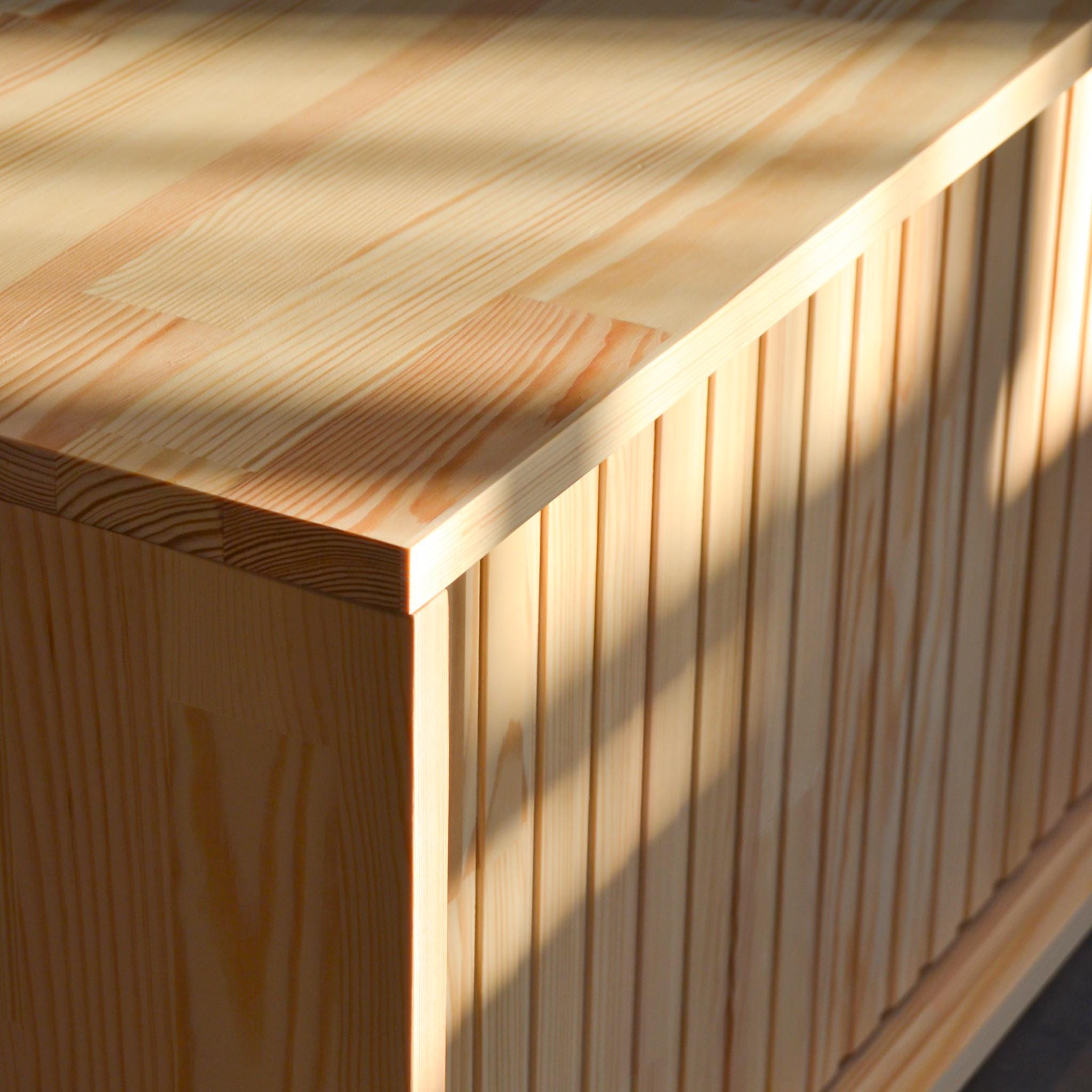 Sideboard mit Schubladen aus Massivholz
